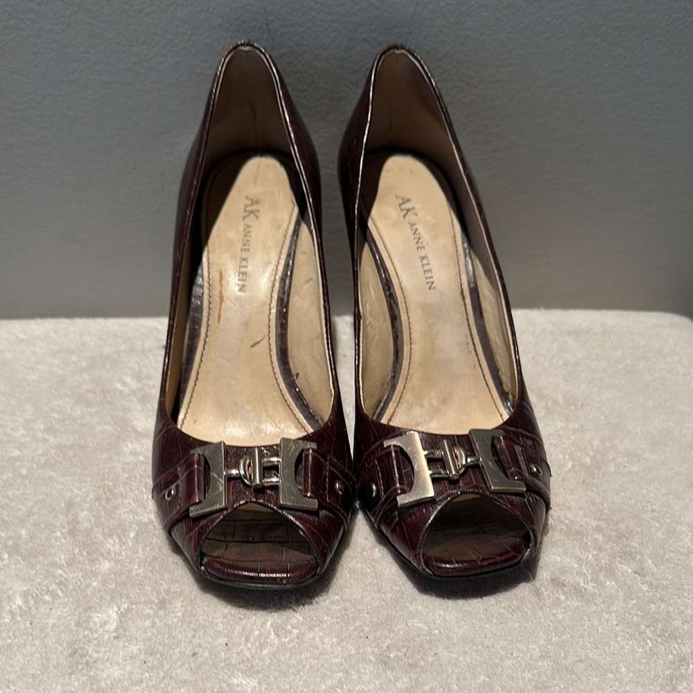 Anne Klein Women's Brown Peep Toe Heels